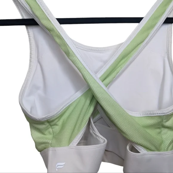 Fabletics Light Green No-Bounce Sports Bra 💚🏋️‍♀️ - Picture 9 of 10